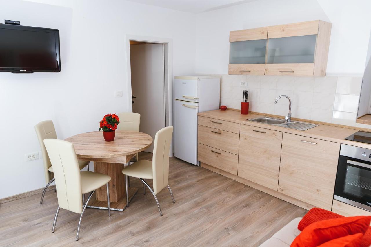 Apartma Nika Hrvatini Exterior photo